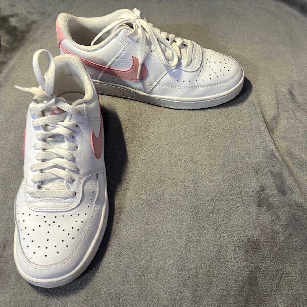 nike pink shoes (worn once)